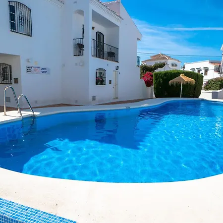 펜션 Pinos 20 Menyber 네르하